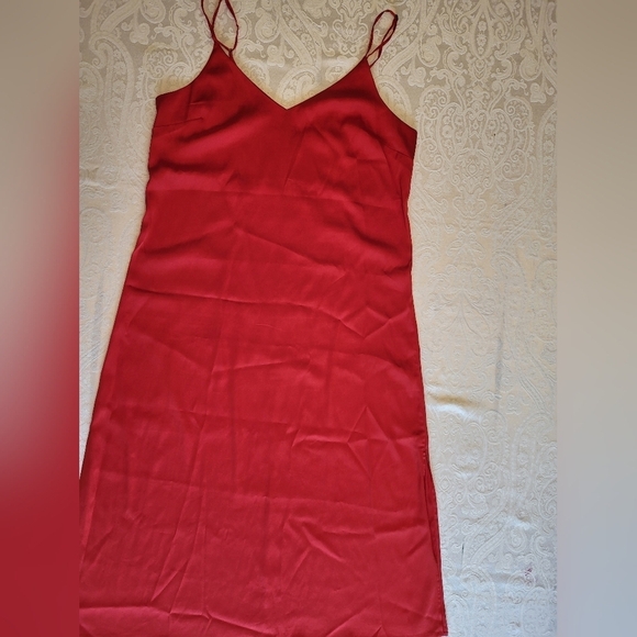 🌹The Drop Ana Silky Red Satin V- Neck Midi Slip Dress Medium, Valentine's Day🌹 - Picture 6 of 14